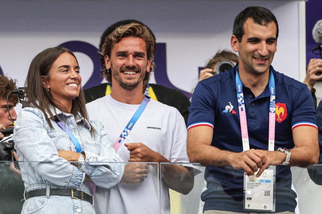 « Alerte médaille ! » : sur les réseaux sociaux, Antoine Griezmann, premier fan des athlètes français aux JO