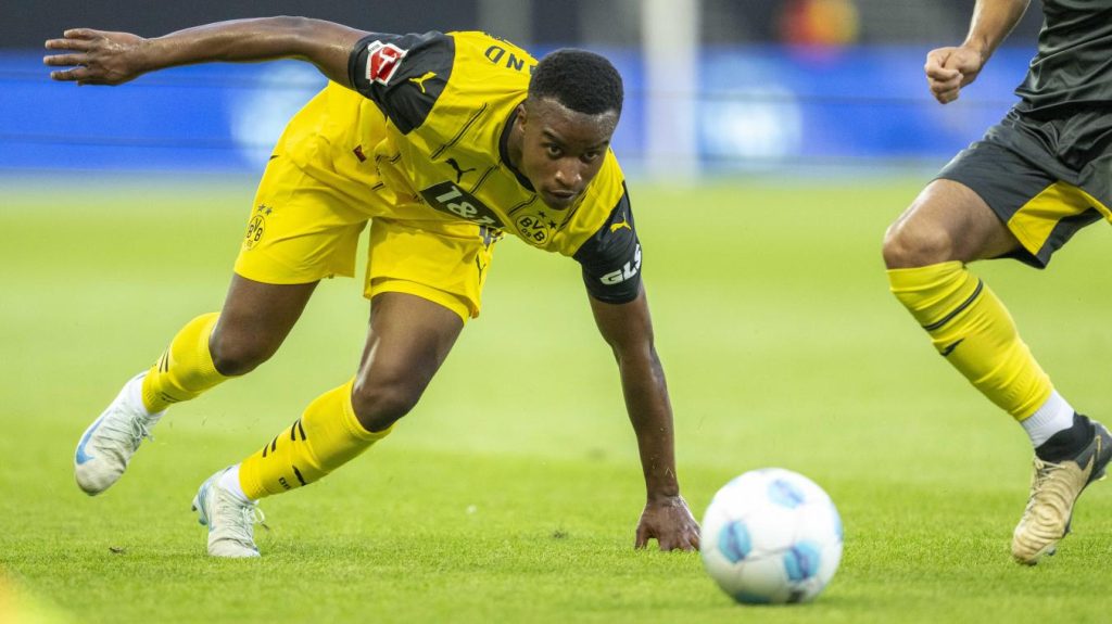 Borussia Dortmund leiht Moukoko nach Nizza aus