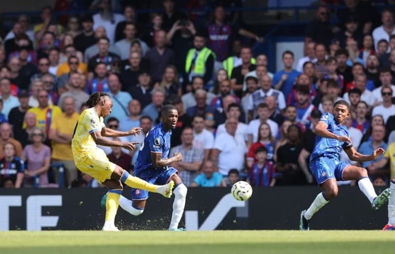 Crystal Palace obtient un match nul contre Chelsea grâce à Eze