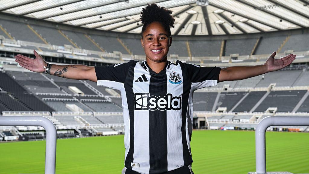 Demi Stokes : un atout majeur pour Newcastle United en Championship