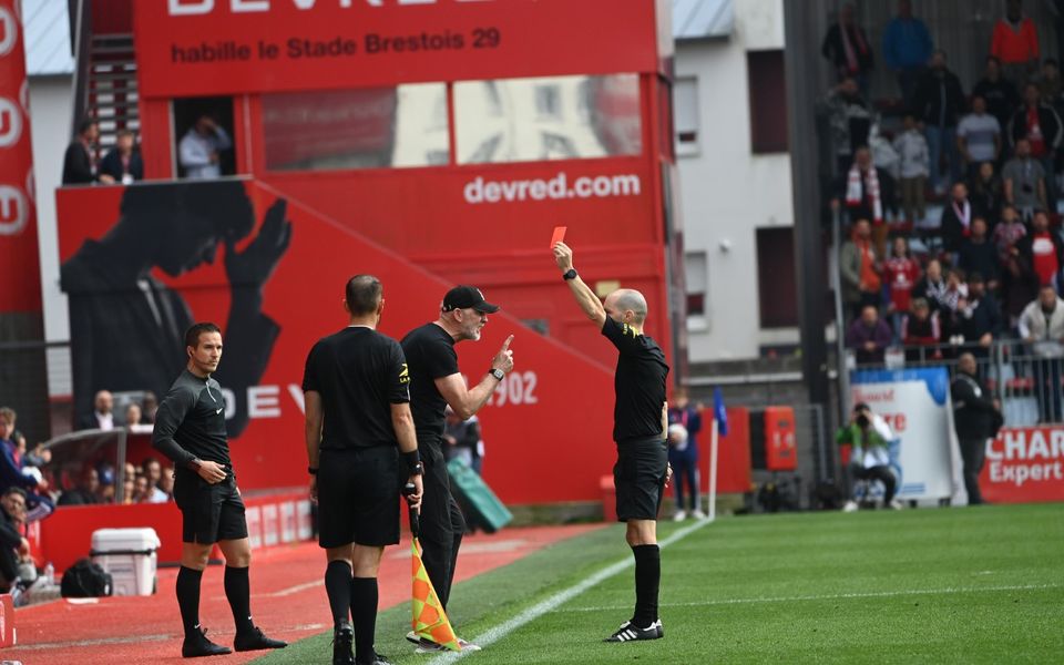 Éric Roy s'exprime sur l'arbitrage après Brest - Toulouse