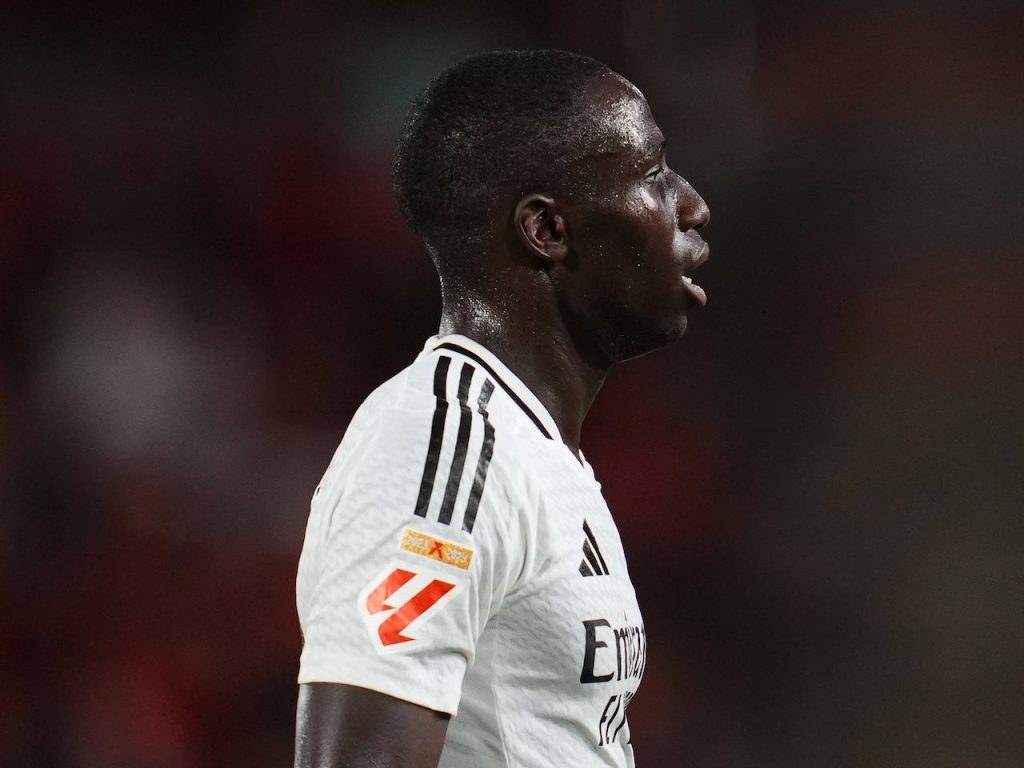 Ferland Mendy prolonge son contrat avec le Real Madrid