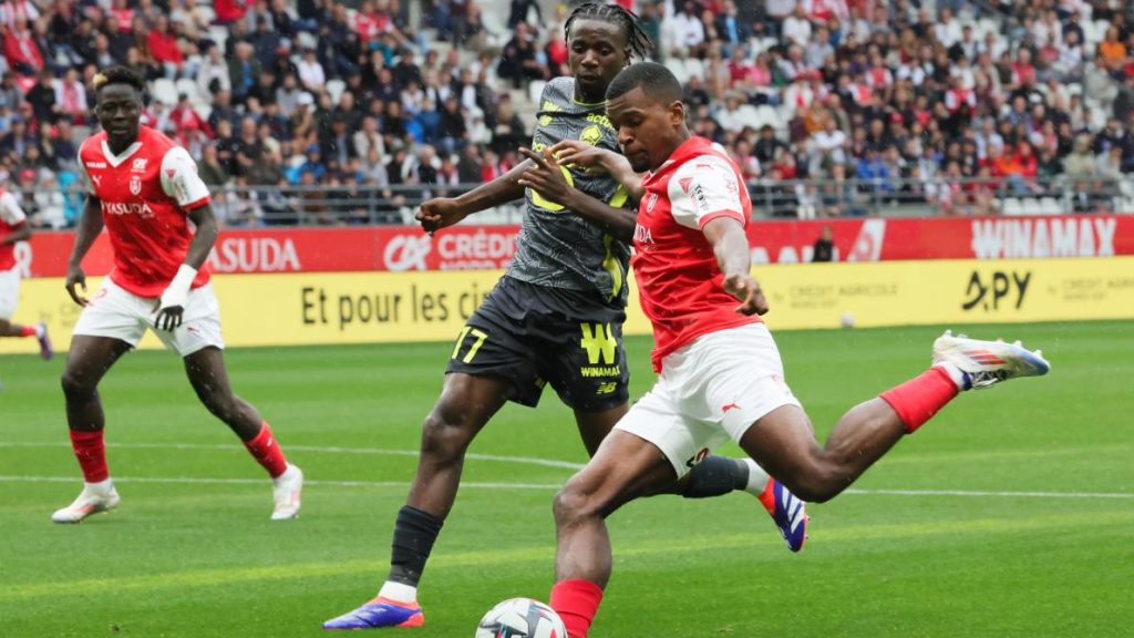 Fracture de la mâchoire pour le latéral du Stade de Reims Sergio Akieme