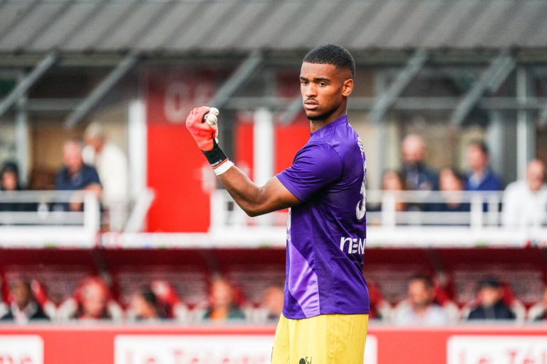 Guillaume Restes, gardien du Toulouse FC convoité par le Barça