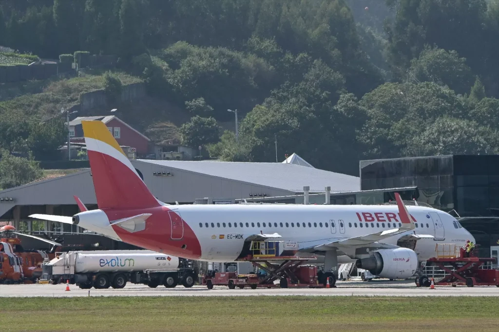 Iberia cancela un vuelo de Madrid a Santander para llevar a los jugadores del Athletic de Bilbao de Barcelona a Vitoria