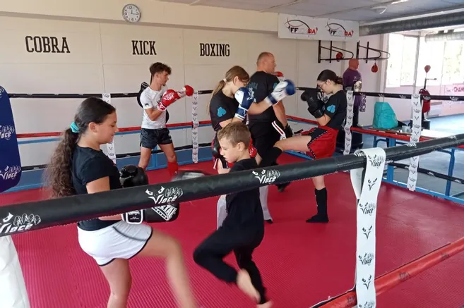 Inauguration d'une nouvelle salle d'entraînement pour le Cobra