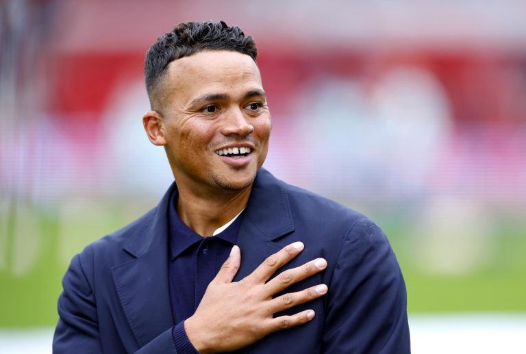 Jermaine Jenas parle de son départ de la BBC et de son retour au football