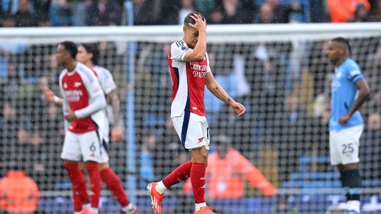 Leandro Trossard expulsé : une décision controversée contre Man City