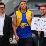 Les Stars de l'AFL en Costumes Hilarants pour Whacky Wednesday