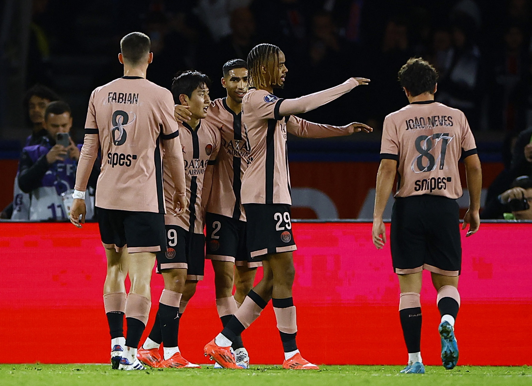 Ligue 1 : PSG s'impose contre Rennes grâce à Barcola