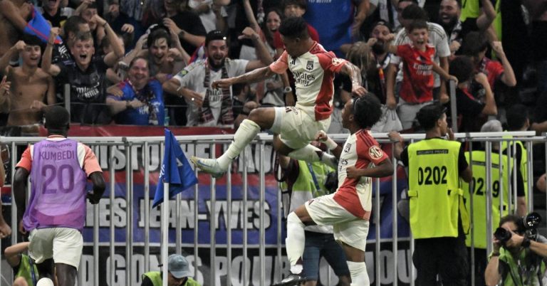 Ligue 1 : mené 1-3, Lyon renverse Strasbourg avec un assist de Malick Fofana (vidéo)