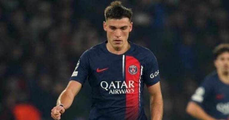 Manuel Ugarte completes move to Manchester United from Paris St Germain