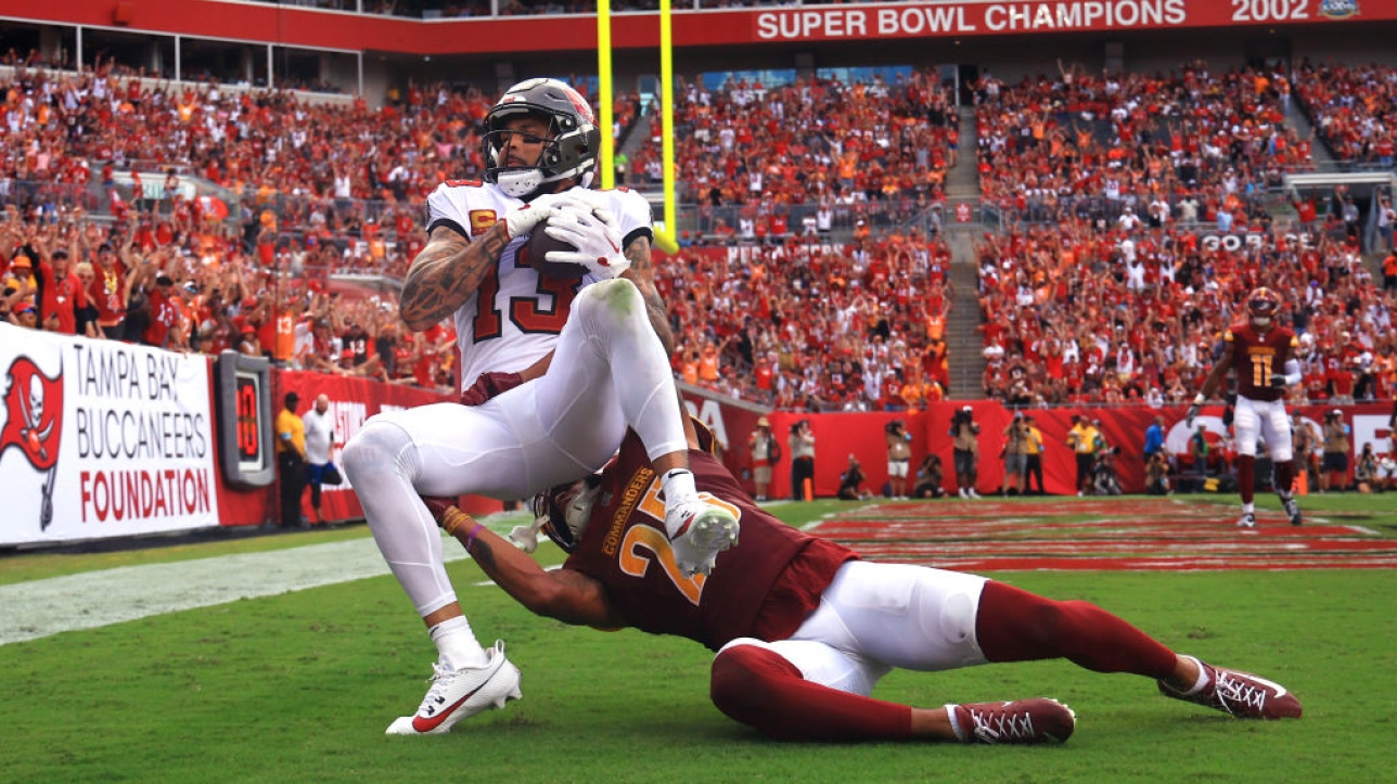 Mike Evans brille contre Benjamin St-Juste en NFL