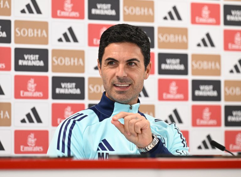 Mikel Arteta défend Arsenal face aux 'dark arts' contre City