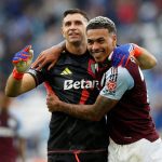 Premier League: Aston Villa logró un gran triunfo en su visita a Leicester, pero Dibu Martínez se fue masticando bronca