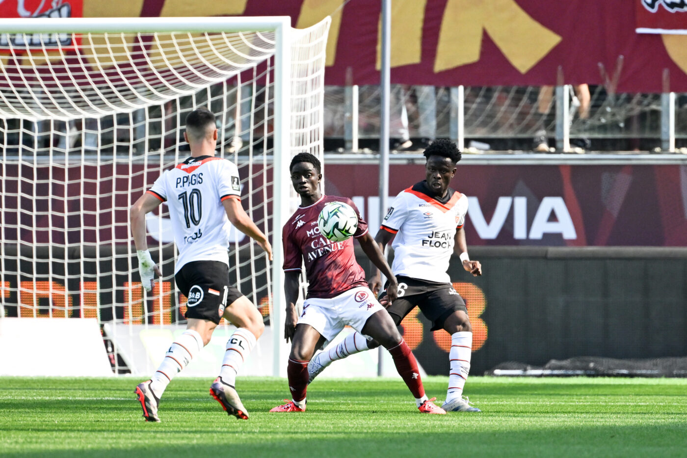 Pronostic Metz vs Martigues : Analyse et cotes de Ligue 2