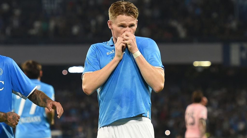 Scott McTominay marque pour Napoli avec l'aide de Lukaku