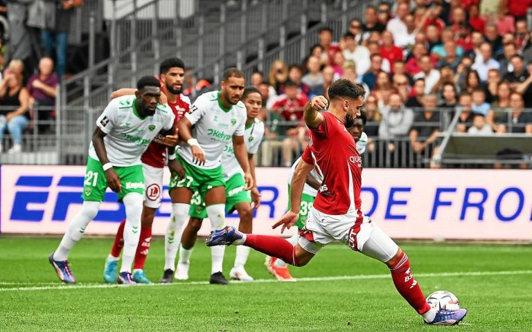 Stade Brestois : pourquoi Romain Del Castillo, tireur numéro 1, a laissé le deuxième penalty contre Saint-Etienne ?