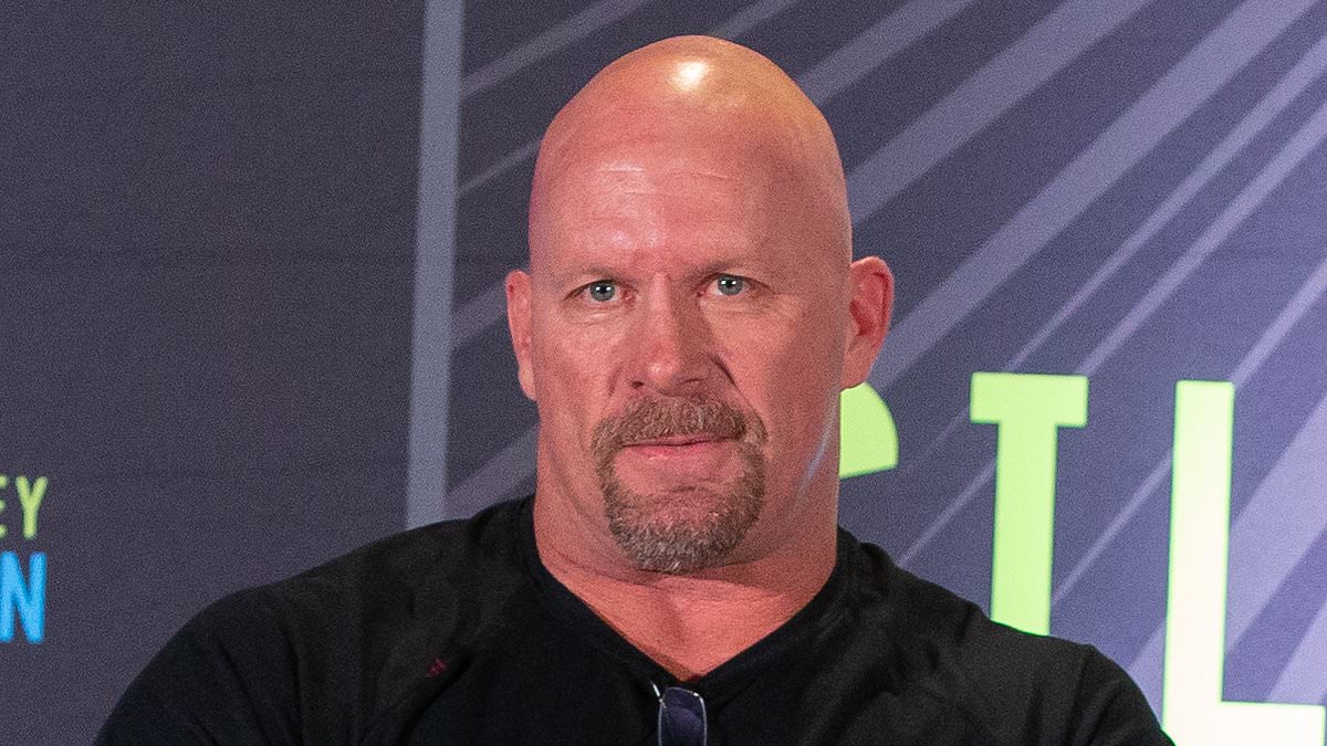 Stone Cold Steve Austin remet en question le CTE dans un documentaire