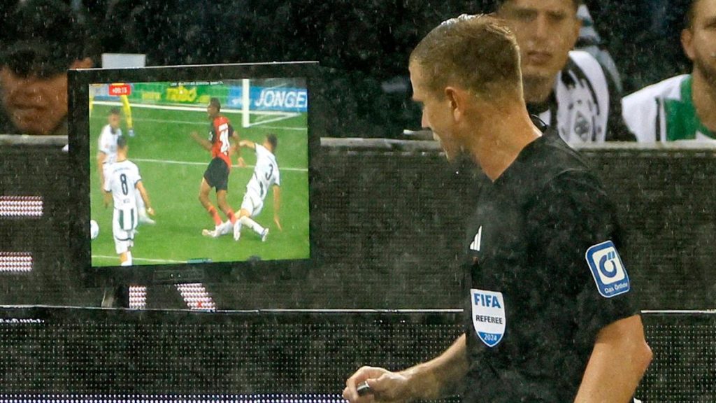 VAR bei Borussia Mönchengladbach – Bayer Leverkusen: „Das geht einem auf dem Sack“