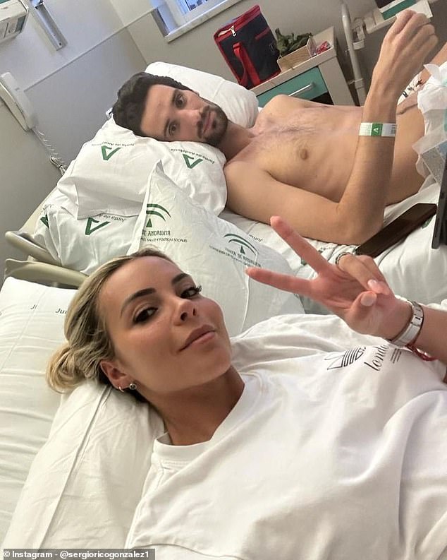 Sergio Rico et sa femme Alba Silva à l'hôpital après l'accident