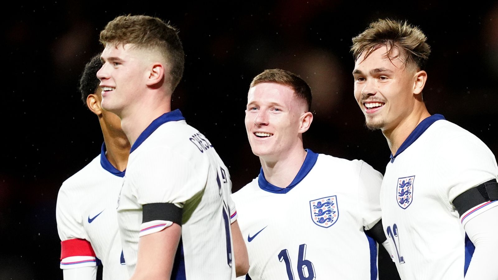 Angleterre U21 écrase l'Azerbaïdjan U21 7-0 en qualifications Euro 2025