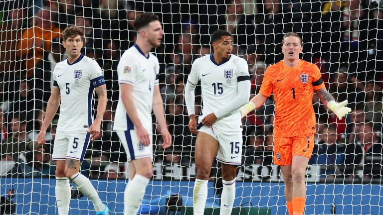 Angleterre battue par la Grèce : Richards critique Pickford