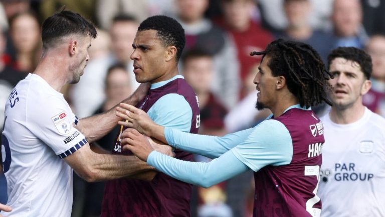 Burnley et Preston se neutralisent dans un derby houleux