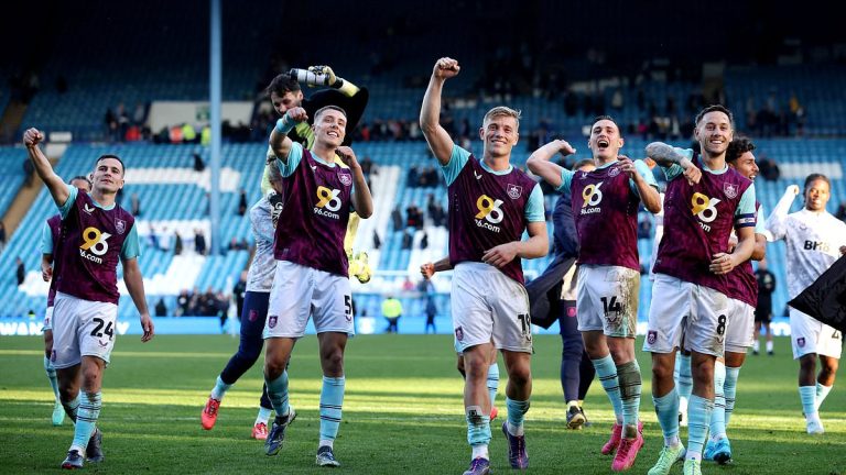 Burnley s'impose contre Sheffield Wednesday et prend la tête de la Championship