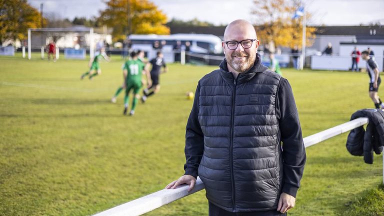 David Stoker : Le nomade du football écossais en quête de matchs