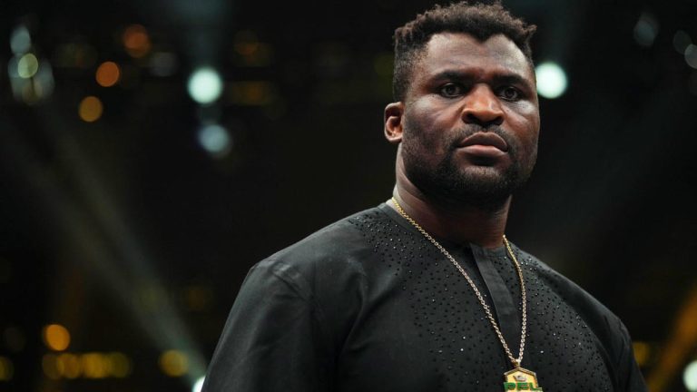 Francis Ngannou répond à Dana White sur ses gains en boxe