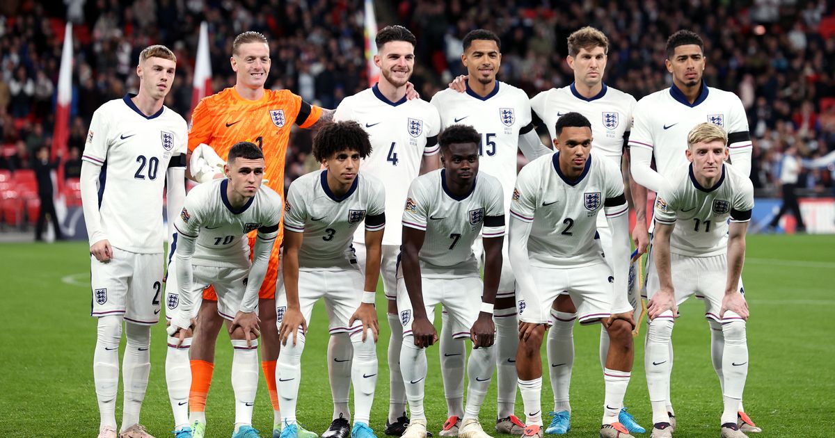 Hommage à George Baldock : les joueurs portent un brassard noir