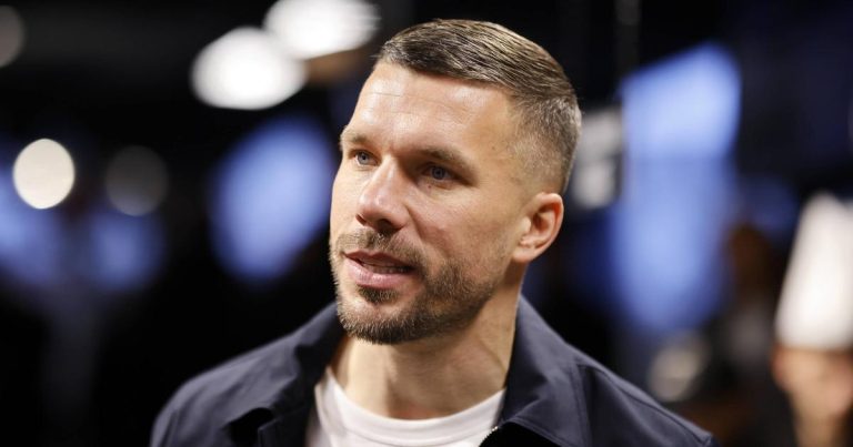 Jubilé de Lukas Podolski terni par des affrontements entre supporters