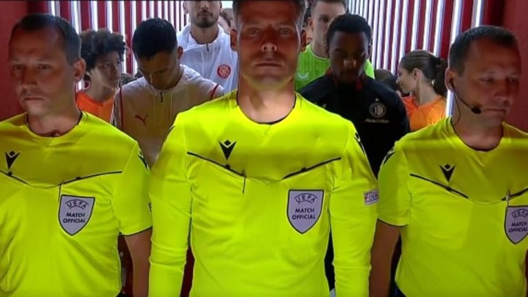 Jumeaux identiques, arbitres pour un match de Ligue des Champions