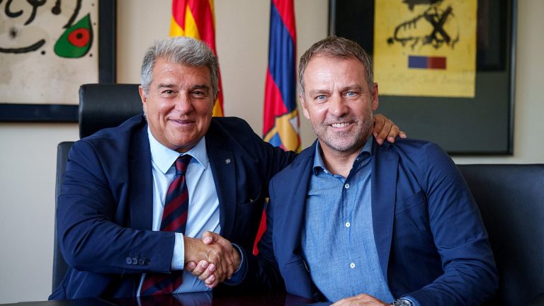 Laporta fait l'éloge de Flick tout en taclant Xavi