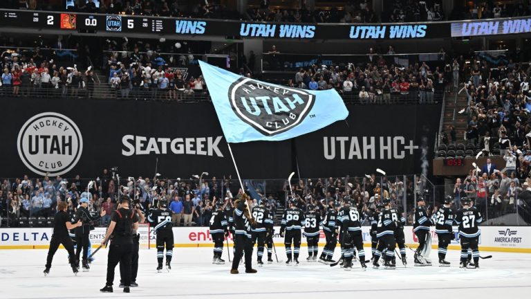 Le Utah Hockey Club s'impose face aux Blackhawks 5-2