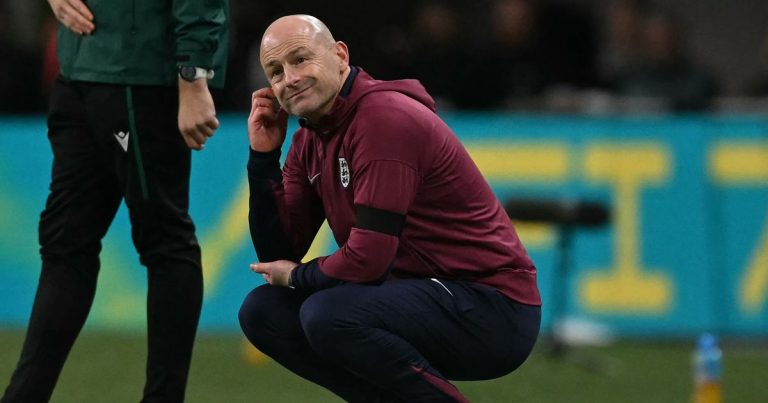 Lee Carsley réagit à la défaite d'Angleterre contre la Grèce