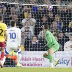 Leeds United bat Watford 2-1 : Ramazani et Aaronson décisifs