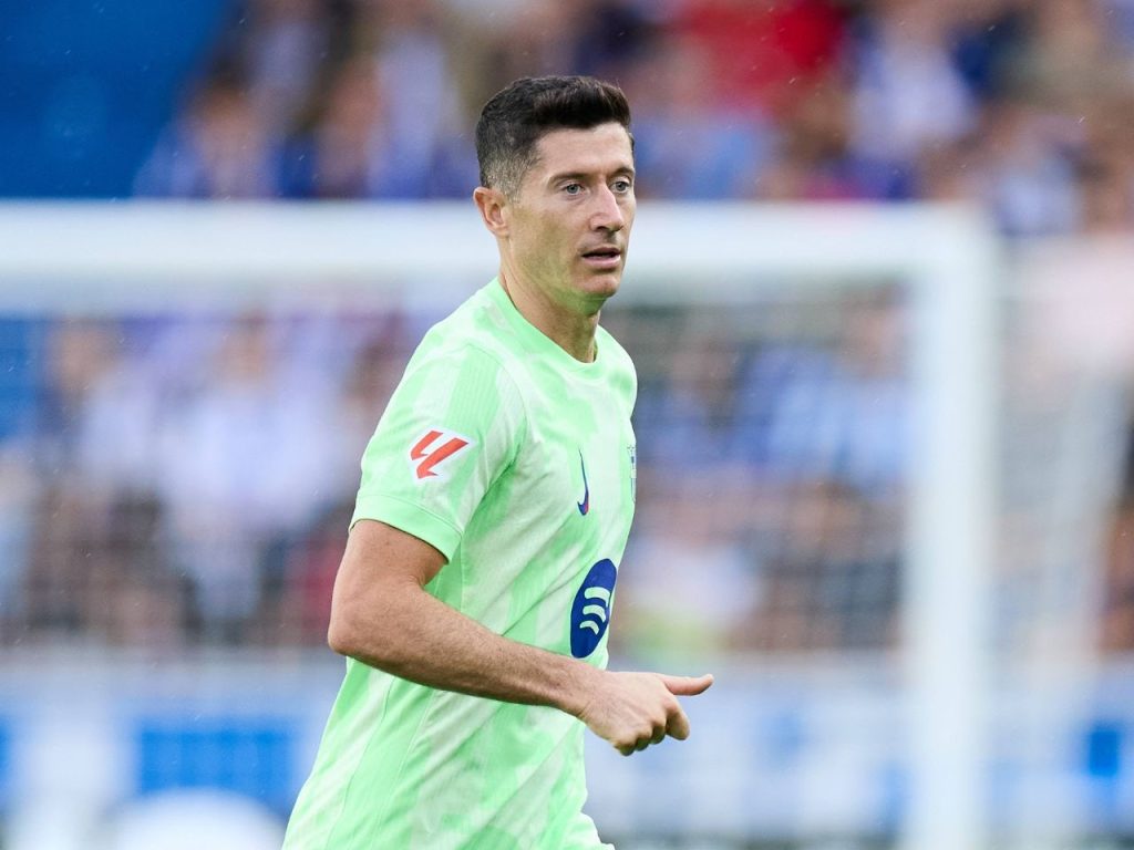 Lewandowski brille avec un hat-trick contre Alaves