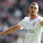 Liverpool surveille trois arrières droits pour remplacer Alexander-Arnold