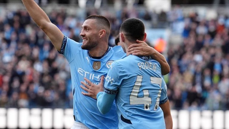 Manchester City bat Fulham 3-2 et reste invaincu à l'Etihad