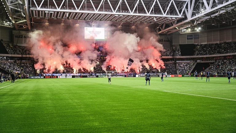 Match du Derby de Stockholm suspendu après des incidents