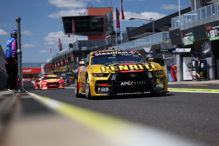 Matt Payne en pole pour le Bathurst 1000 après des qualifications intenses