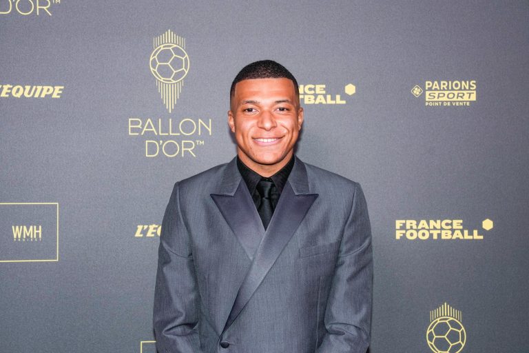 Mbappé en boîte de nuit : Une polémique qui enflamme le PSG