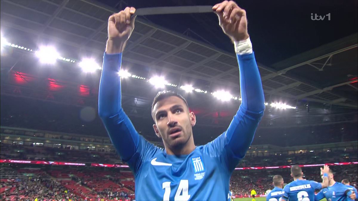 Pavlidis rend hommage à Baldock lors de la victoire de la Grèce