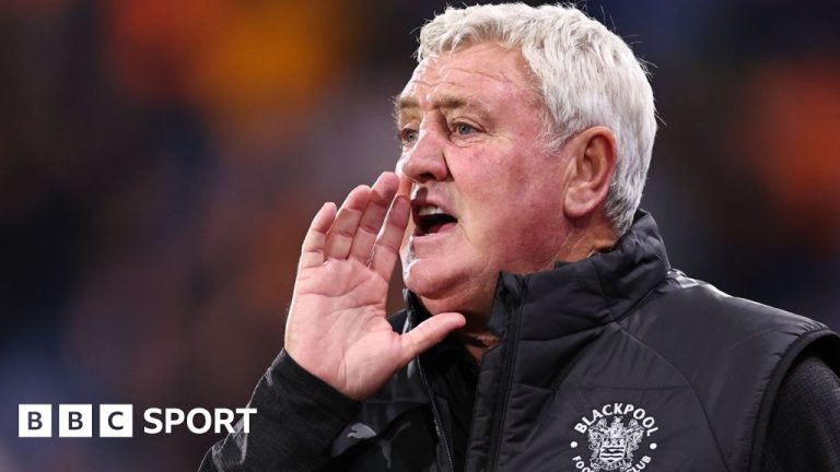 Steve Bruce : retour en force à Blackpool après deux ans d'absence