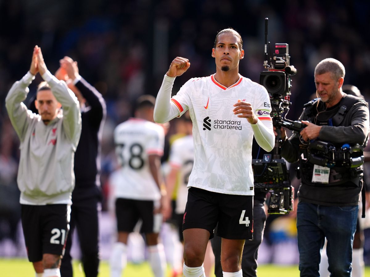 Virgil van Dijk : Liverpool en tête de la Premier League après Crystal Palace