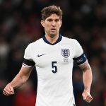 Wembley rend hommage à George Baldock et John Stones capitaine