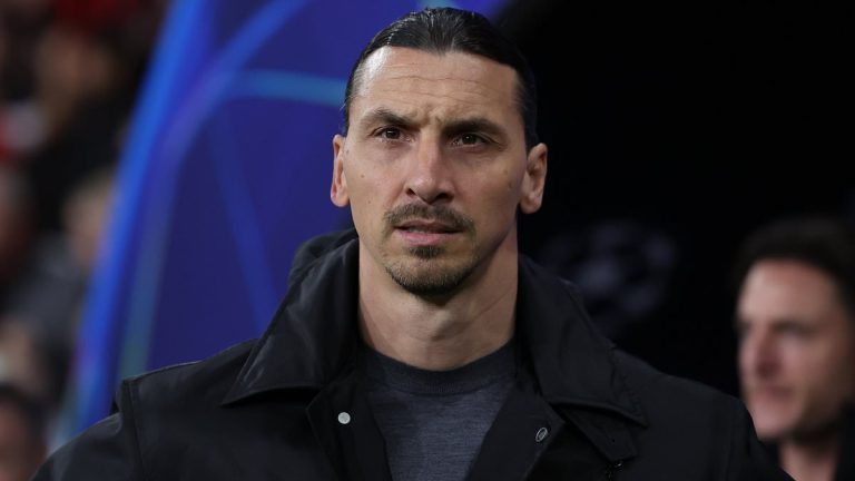 Zlatan Ibrahimovic montre une blessure impressionnante à la tête