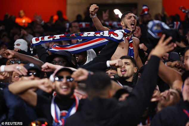 Supporters du PSG au stade Emirates